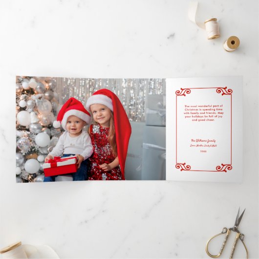 Leuke Swirly Christmas Border Vrolijke Kerstfoto Drieluik Kaart (Binnen)