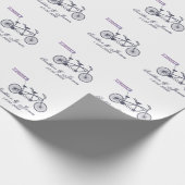 Leuke tandem fiets en liefde banner bruiloft cadeaupapier (Hoek)