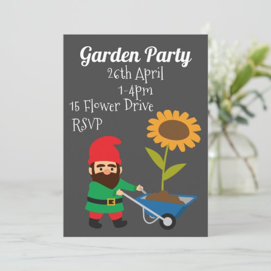 Leuke tuinkabouter Tuin feestfunctie Uitnodiging (Staand voorkant)