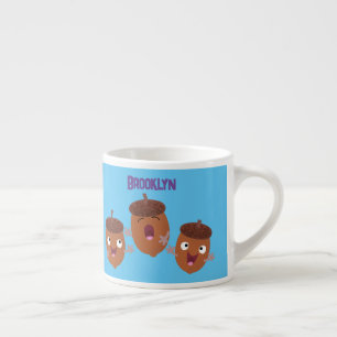 Leuke vrolijke eikels zingen cartoon voor kinderen espresso kop
