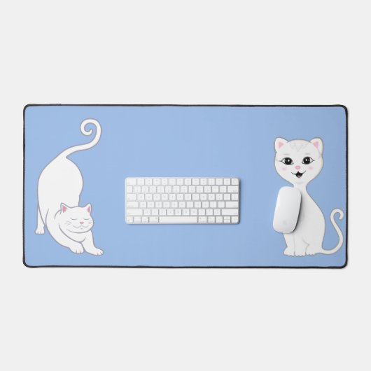 Leuke witte kat animes op lichtblauw bureaumat (Keyboard & Muis)