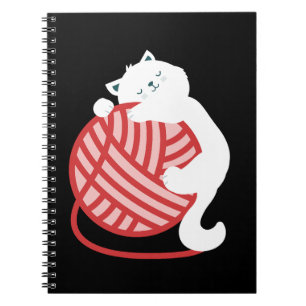 Leuke witte kat met garen bal notitieboek