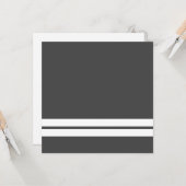 Leuke witte racestrepen op professionele donkergri kaart (Voorkant / Achterkant in situ)