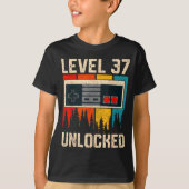 Level 37 Unlocked Video Game Controller Birthday M T-shirt (Voorkant)