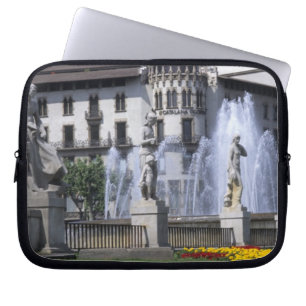 Leven in Spanje het mooie Plaza Cataluna met Laptop Sleeve