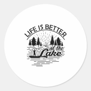 Leven Is Beter Aan Het Meer Grappige Bootliefhebbe Ronde Sticker