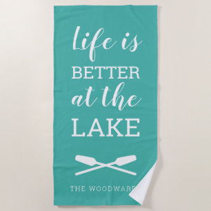 Leven is beter aan het meer typografie turquoise strandlaken