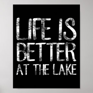 Leven is beter bij het meer Funny Camping Vissen T Poster