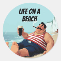 Leven op het strand, man die sigaar rookt en bier