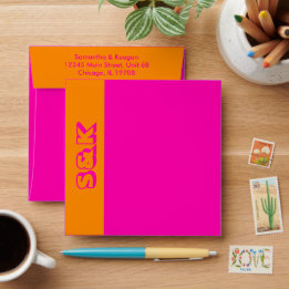 Levendig Heet Roze en Oranje Monogram Gepersonalis Envelop