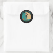 Levendig ontwerp met man op sup paddle board ronde sticker (Tas)
