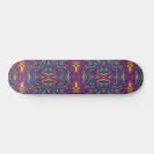 Levendig psychedelisch stroompatroon skateboard (Horizontaal)