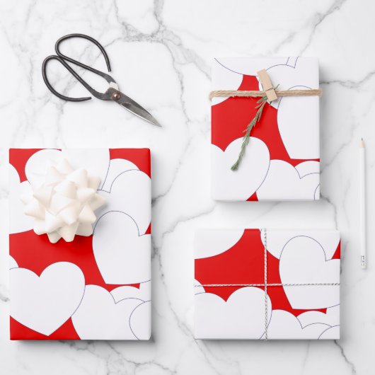 Levendig rood omslagpapier met groot wit hart inpakpapier vel (Voorkant)