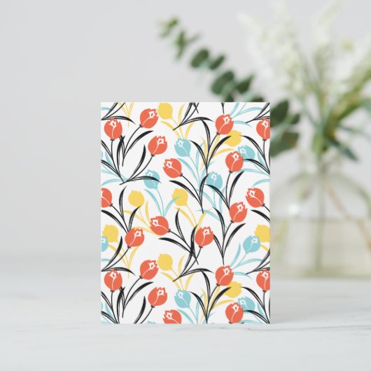 Levendig Tulp Patroon Bloemen Design op Wit Briefkaart (Staand voorkant)