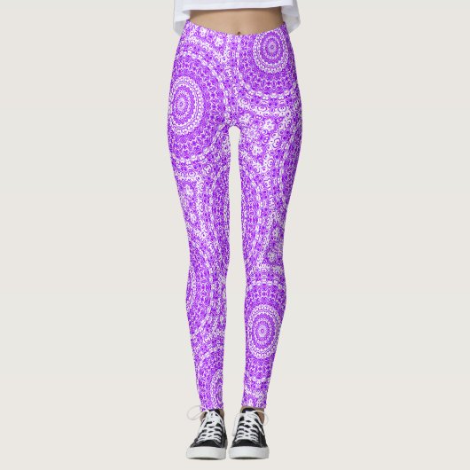 Levendig Violet Mandala Kaleidoscoop Patroon Leggings (Voorkant)