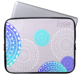 Levendige Aqua Blue Random Mandala op Roze Naam to Laptop Sleeve