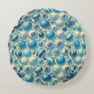 Levendige blauwe en witte decoratieve bollen rond kussen