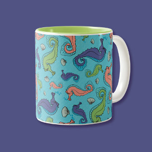 Levendige Cartoon zeepaardjes en schelpenpatroon Tweekleurige Koffiemok