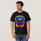 Levendige DJ Vibes Graphic Equalizer T-shirt – Lic (Voorkant volledig)