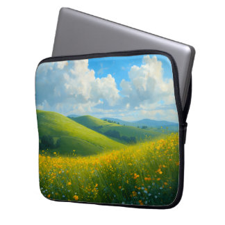 Levendige Groene Heuvels & Gele Bloemen Landschap Laptop Sleeve