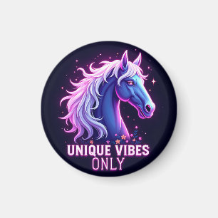 Levendige Neon Paard Illustratie met Unieke Tekst Magneet
