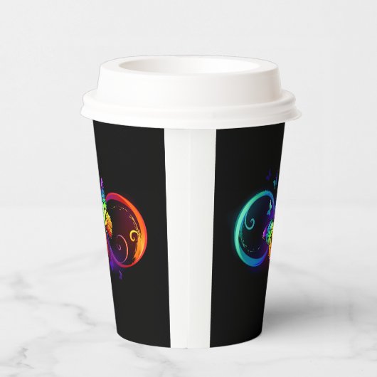 Levendige oneindigheid met een zwarte regenboogvli papieren bekers (Rechts)