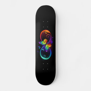 Levendige oneindigheid met een zwarte regenboogvli skateboard