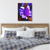 Levendige Paarse Tiger Lily Art Wrapped Canvas Afdruk (Insitu (Slaapkamer))