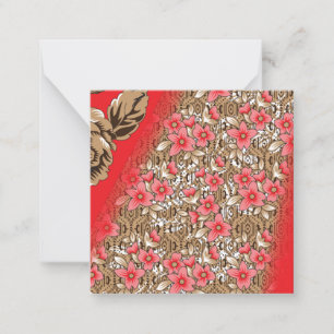 Levendige rode stof met ingewikkelde bloemen en notitiekaartje