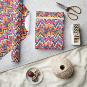 Levendige Tribal Print met Bold Zigzags, Stripes Cadeaupapier