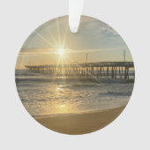 Lever de soleil stupéfiant à Virginia Beach Pier - (devant)