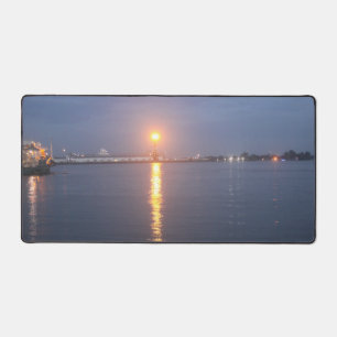 Lever du soleil sur le fleuve Mississippi