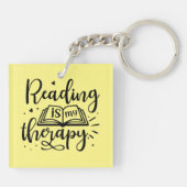 Lezen is mijn therapie boek liefhebber sleutelhanger (Achterkant)