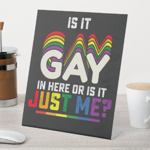 LGBT Pride is het hier in de homo of is het gewoon Reclamebord Met Voetstuk