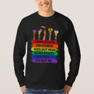 LGBT Retro Fist Love Gelijke rechten Het is geen t T-shirt