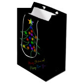 LGBTQ+ / Pride Rainbow Christmas Tree with Stars Medium Cadeauzakje (Voorkant Gekanteld)