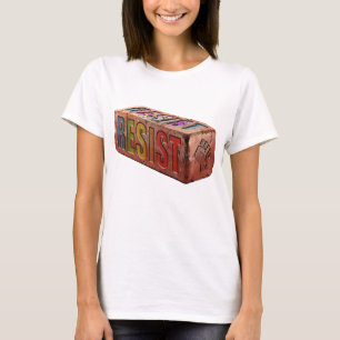 LGBTQ+ "RESIST"-steen T-shirt