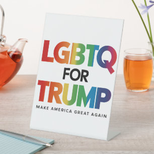 LGBTQ VOOR TRUMP HOMOSEKSUEEL LESBIEN VOOR TRUMP 2 RECLAMEBORD MET VOETSTUK