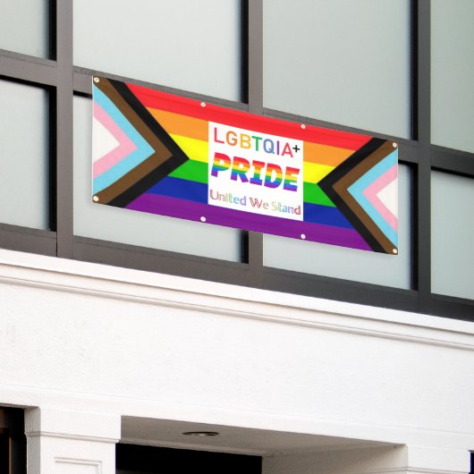 LGBTQIA+ "United We Stand" PRIDE Parade Banner (Buitenkant Gebouw)