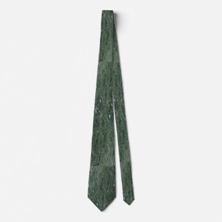 L'herbe est la cravate des hommes plus verts.