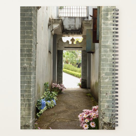 Li Garden Series: Through Ancient Gates Planner (Achterkant)