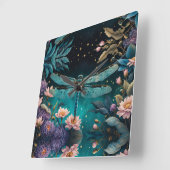 Libel in een bloementuin 's nachts vierkante klok (Hoek)