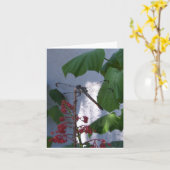 Libellule sur une carte de note intérieure de (Fleur jaune)