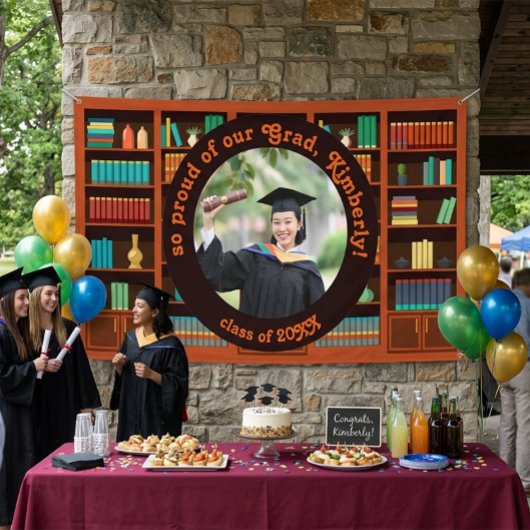 Library-Themed Graduation Photo Spandoek