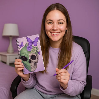 Libreta de dibujo con alien, calavera y mariposa – notitieboek