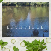 Lichfield Kathedraal over het water theedoek (Gevouwen)