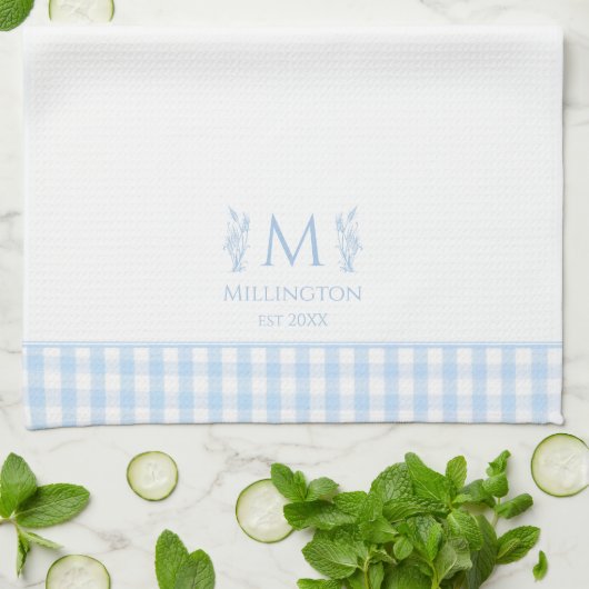 Licht Blauw & Wit Gingham Aangepaste Monogram Naam Theedoek (Gevouwen)