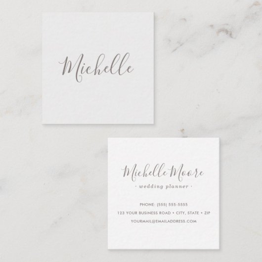 Licht grijs en wit feministisch minimalistisch vierkante visitekaartje (Voorkant / Achterkant)