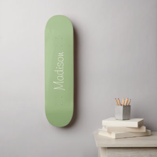 Licht saliegroen effen kleur met naam skateboard