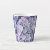 Lichtblauwe en roze Hydrangea Latte Mok (Voorkant)